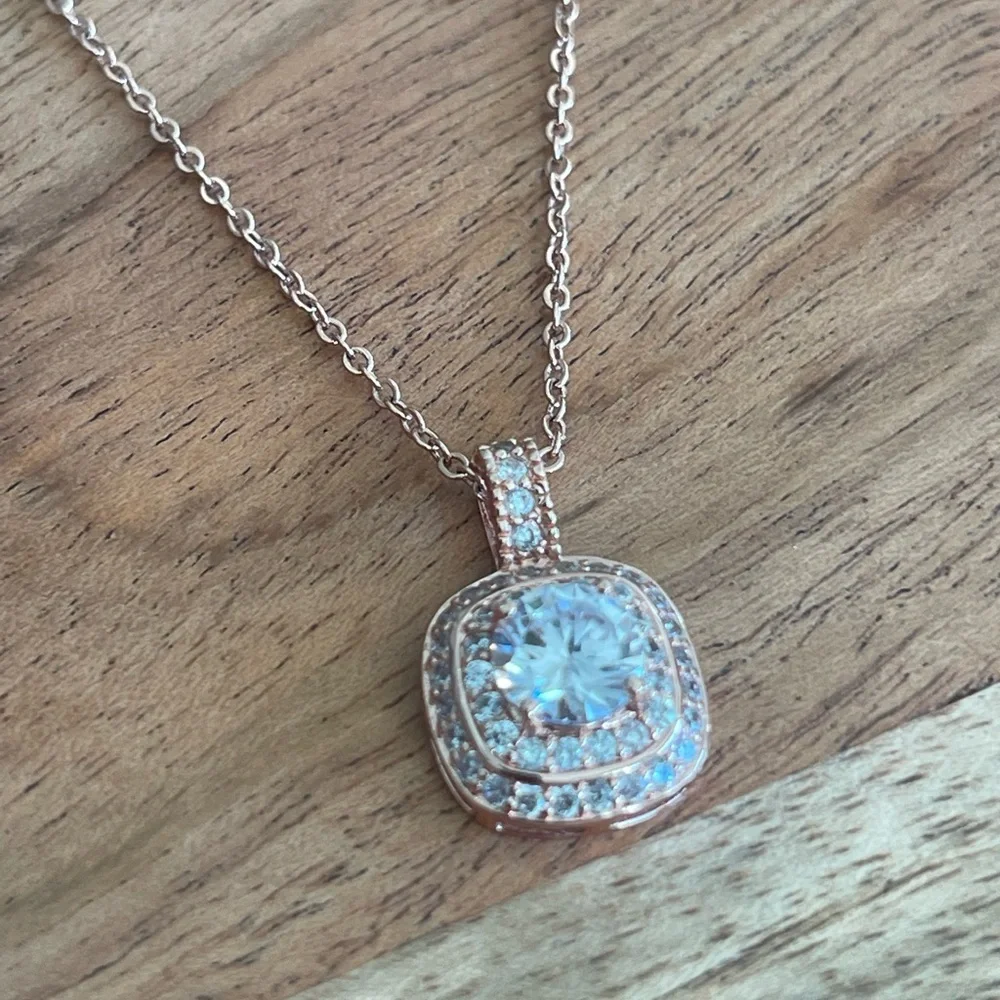 Premier Designs Tiffany rose gold square dainty necklace
